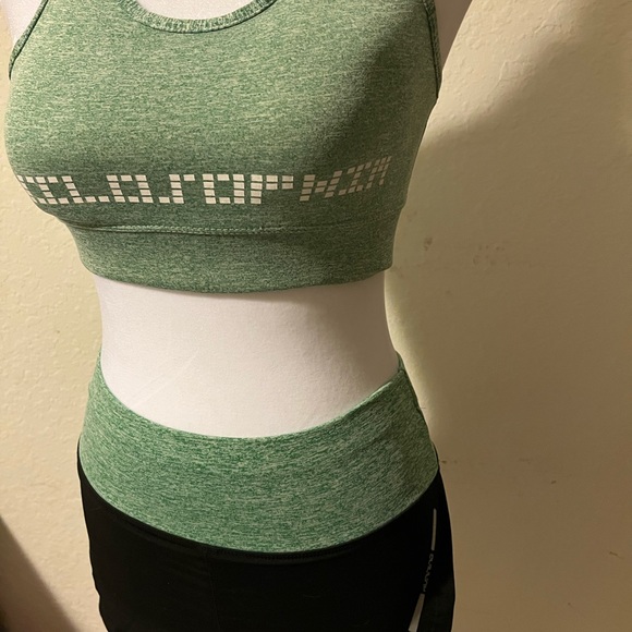 Sports bra and matching walking or jogging shorts Size small/medium - Picture 2 of 12